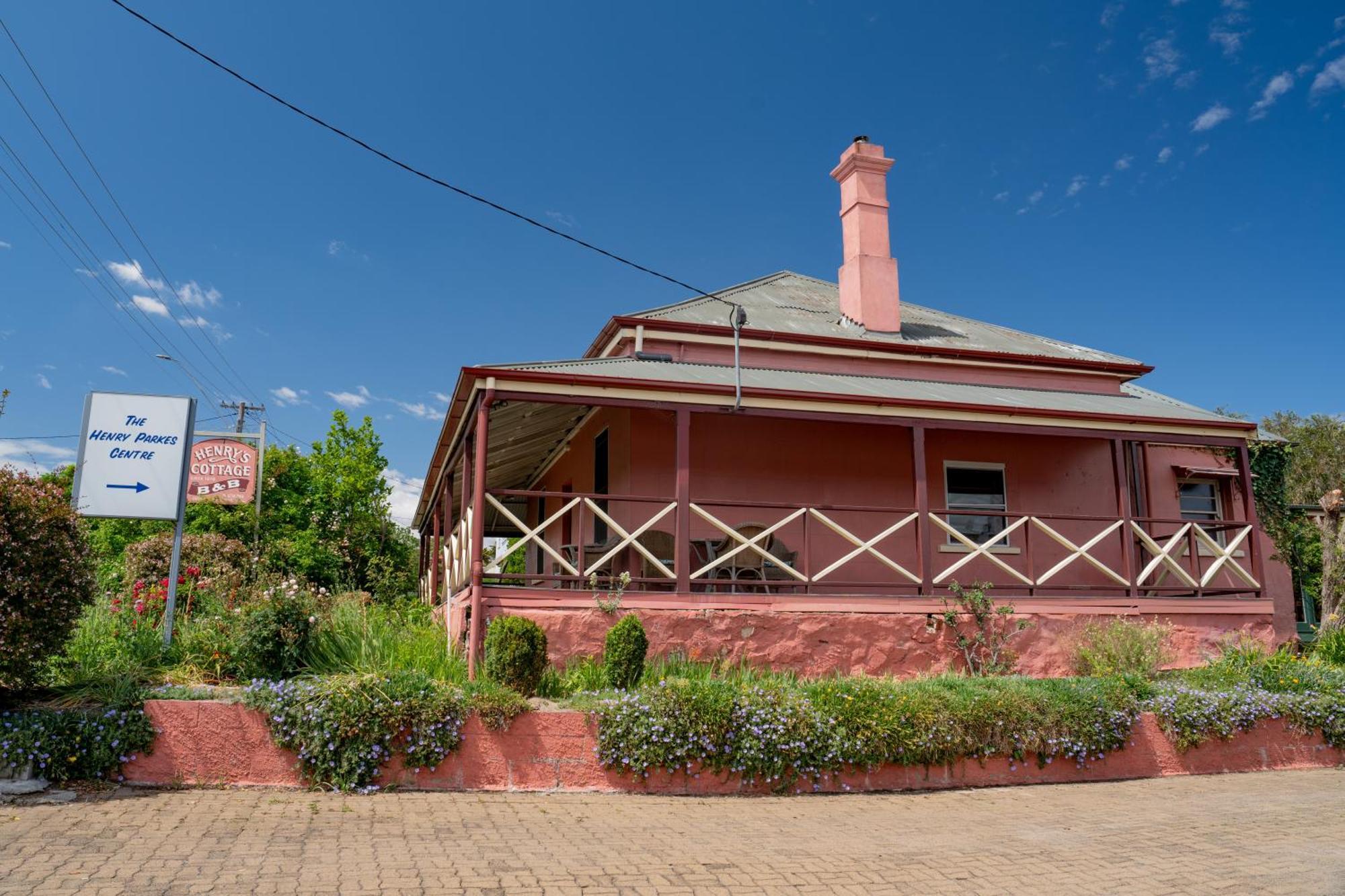 The Henry Parkes Tenterfield Exterior photo